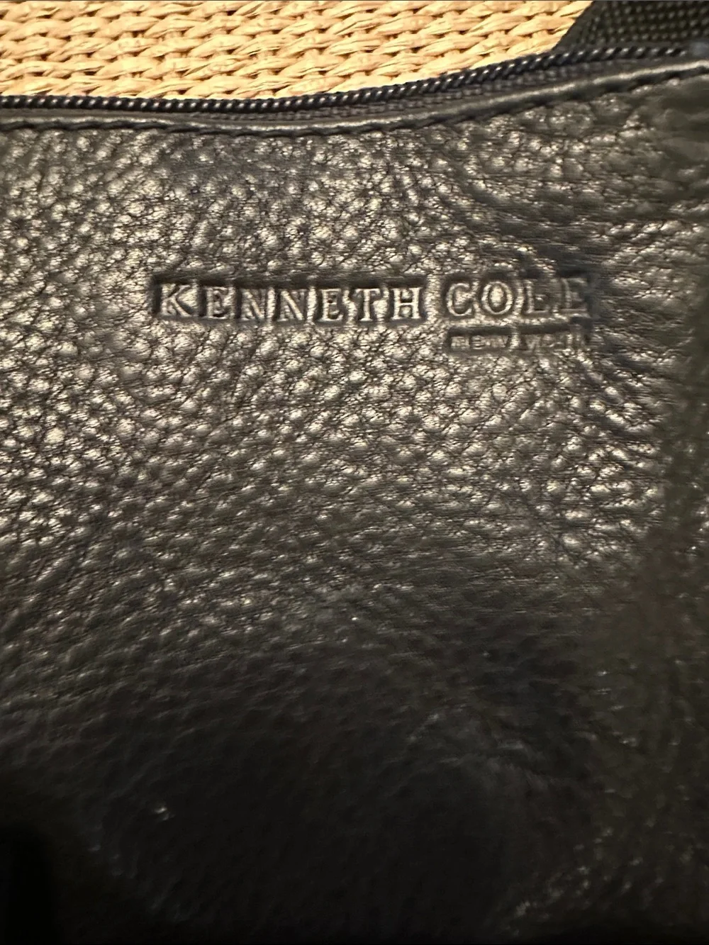 ✔️ Super nice Men’s Kenneth Cole Leather cross body messenger
